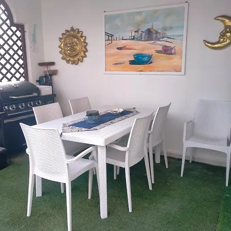 Soleil Con Piscina E Campo Da Tennis Condominiale