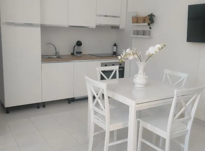 Soleil Con Piscina E Campo Da Tennis Condominiale Vakantiehuis Villasimius